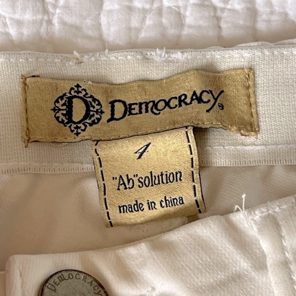 Democracy AbSolution Pintuck White Jeans Women’s Size 4 - Picture 5 of 9